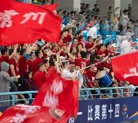 九州娱乐官网-关于足球巨星荣耀重燃，球场上燃起别样火花的信息